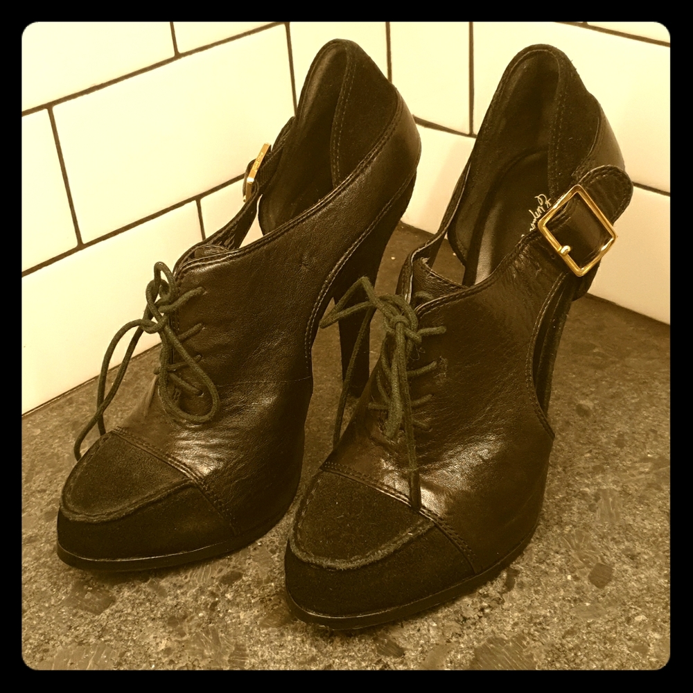 ELIZABETH AND JAMES Booties - sz 8